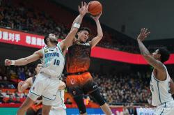 开云入口关于转折点！山东男篮更衣室发声；法国杯赛后攻防权衡；气氛紧张；年轻球员得到机会的信息