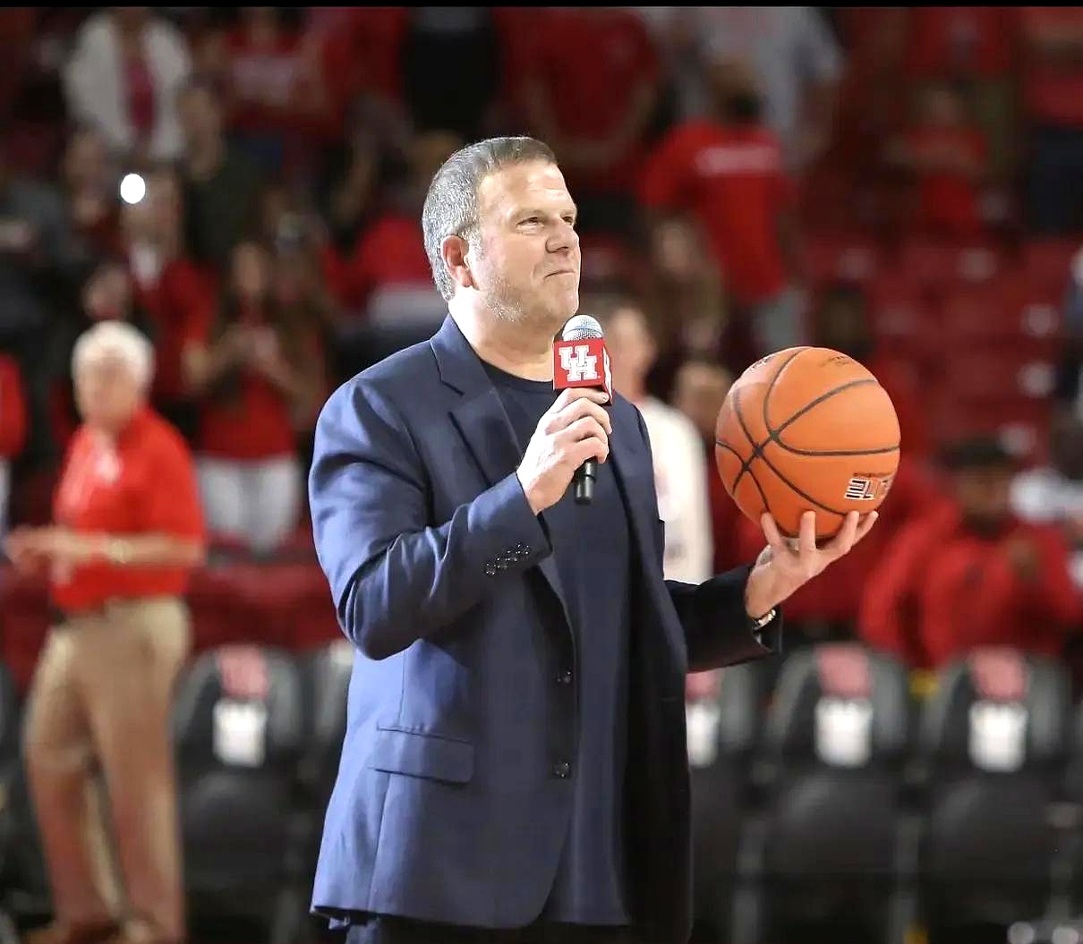 包含休斯敦火箭训练开放日,窗口期防线松动引欢呼,欧篮联在即,年轻球员得到机会的词条 包含休斯敦火箭训练开放日,窗口期防线松动引欢呼,欧篮联在即,年轻球员得到机会的词条