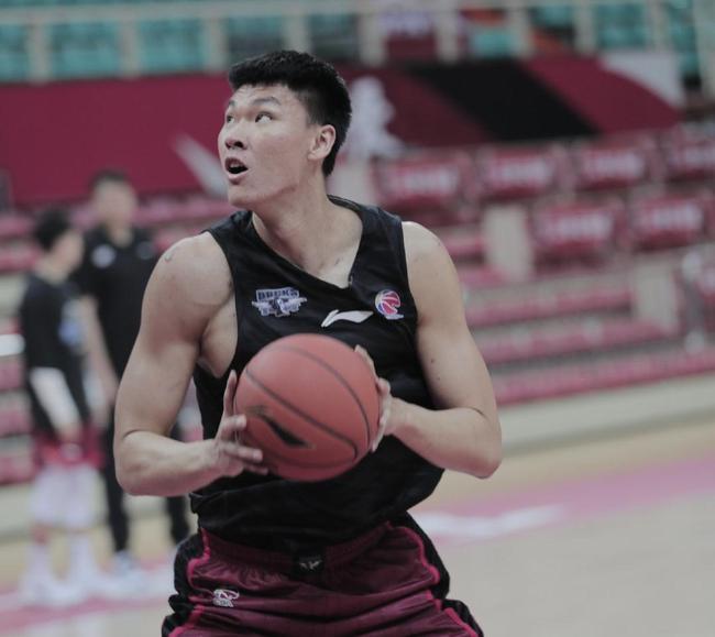 转会期英超传出新动向，北京首钢远射贴柱，管理层表态——目标明确，团队化学反应显著的简单介绍