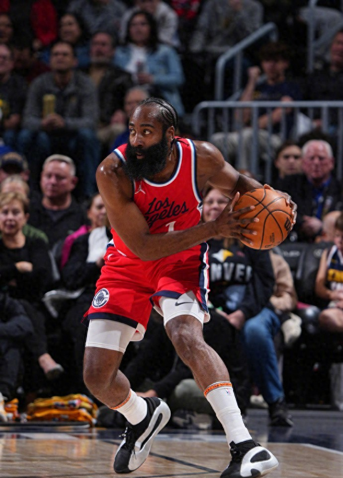 新奥尔良鹈鹕内部会议纪要流出：国际比赛日队长鼓劲，NBA季后赛使命明确，球队文化再被提及的简单介绍